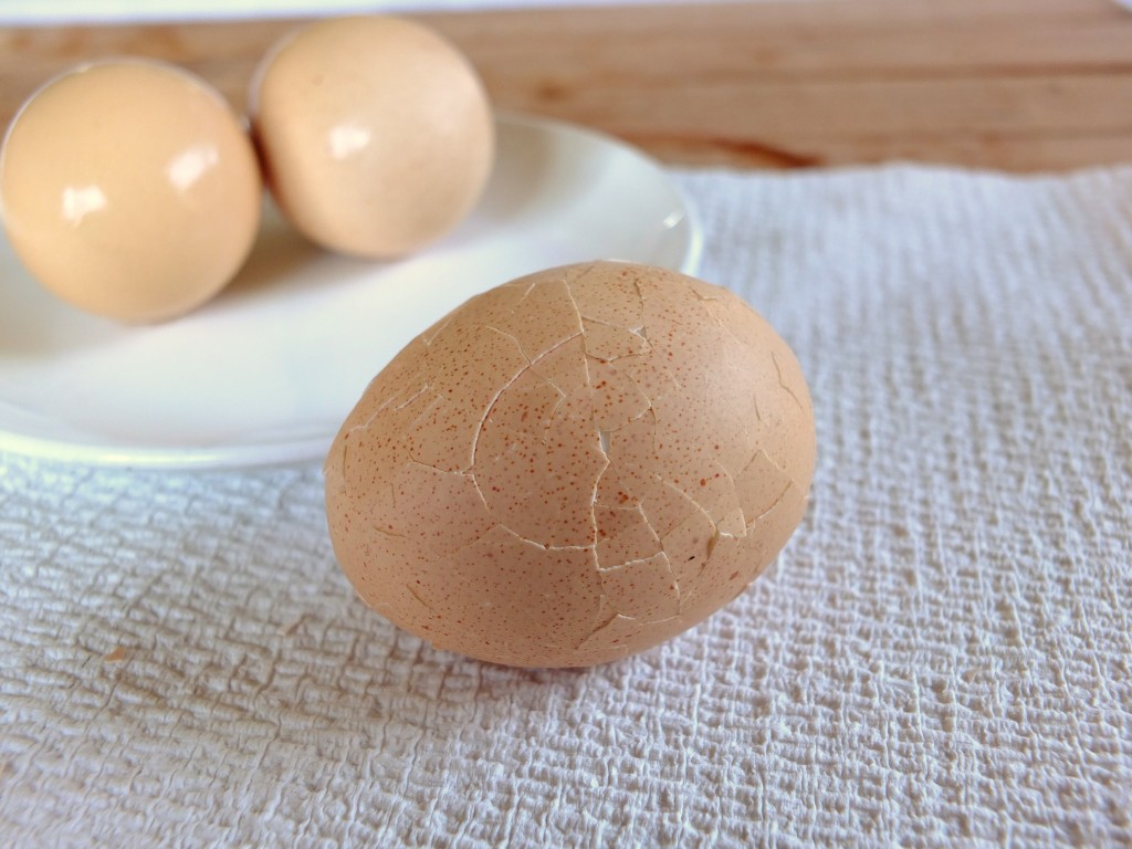 How to Make A Hard boiled Egg Perfectly (Tutorial) | Cook It Up Paleo