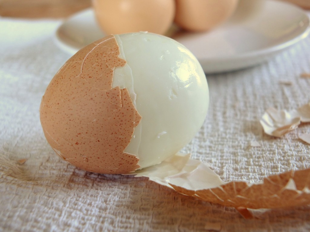 How to Make A Hard boiled Egg Perfectly (Tutorial) | Cook It Up Paleo