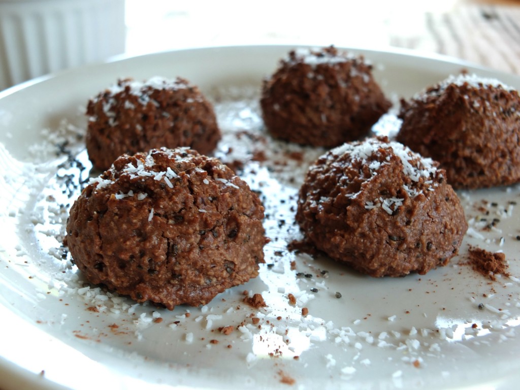 Ultimate Paleo Chocolate Macaroons | Cook It Up Paleo