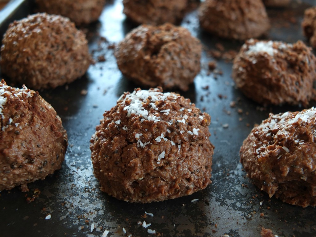 Ultimate Paleo Chocolate Macaroons | Cook It Up Paleo